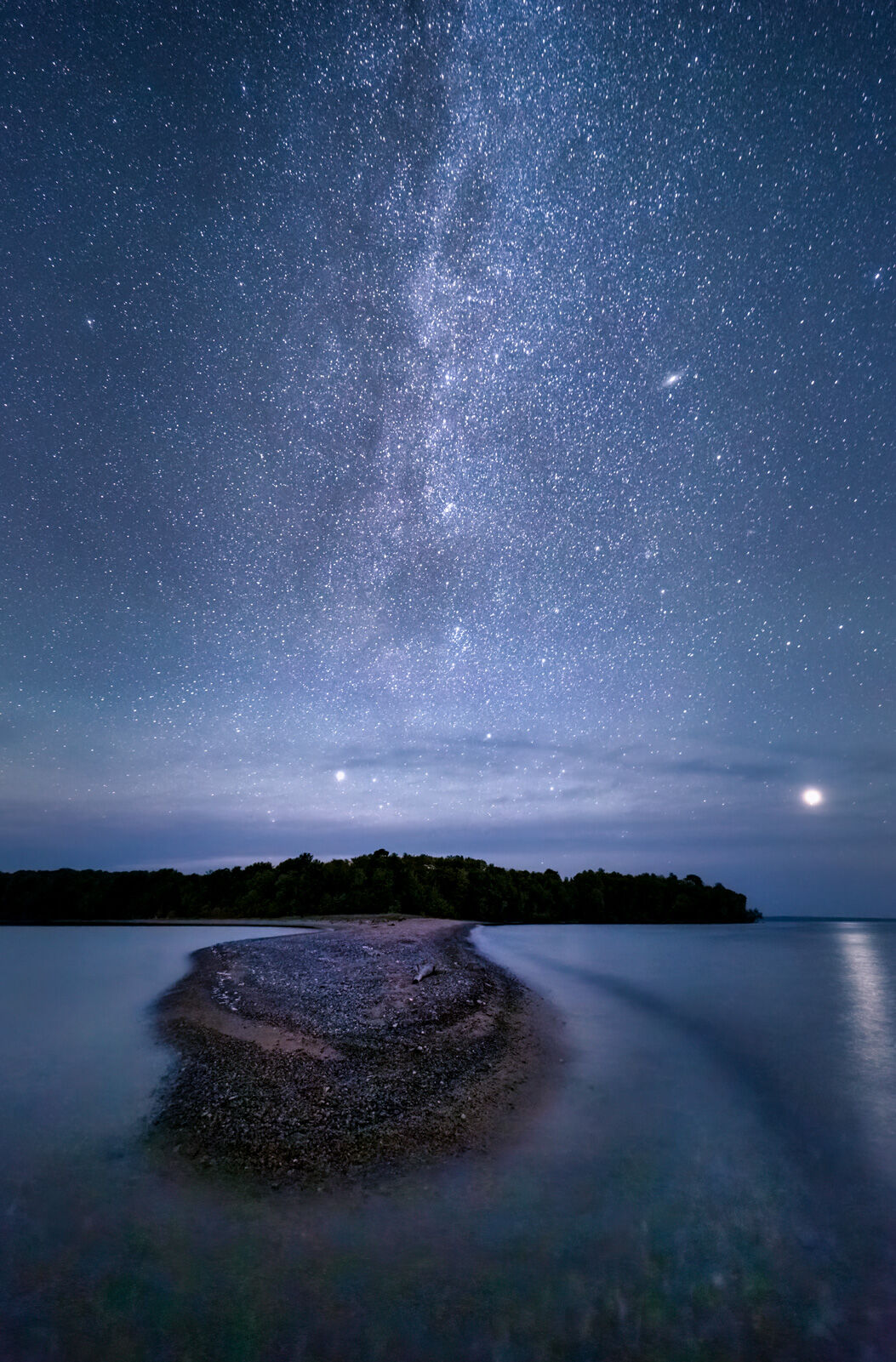 milky way over cat island in the apostles with venus glowing to the side